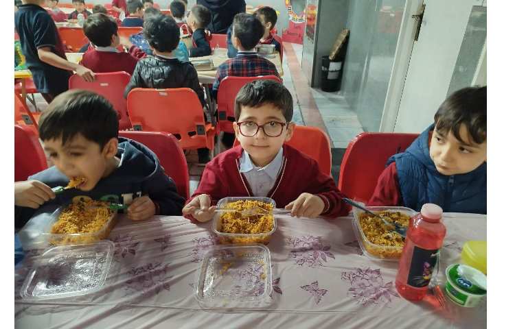 توزیع ناهار 10