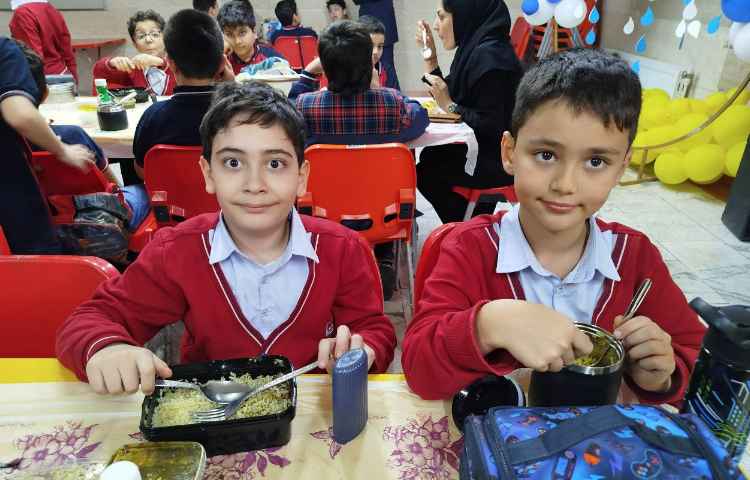 توزیع ناهار 11