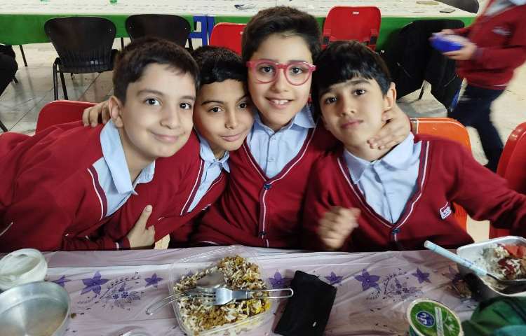 توزیع ناهار 11