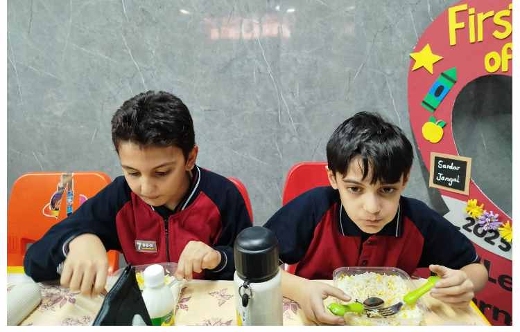 توزیع ناهار 12