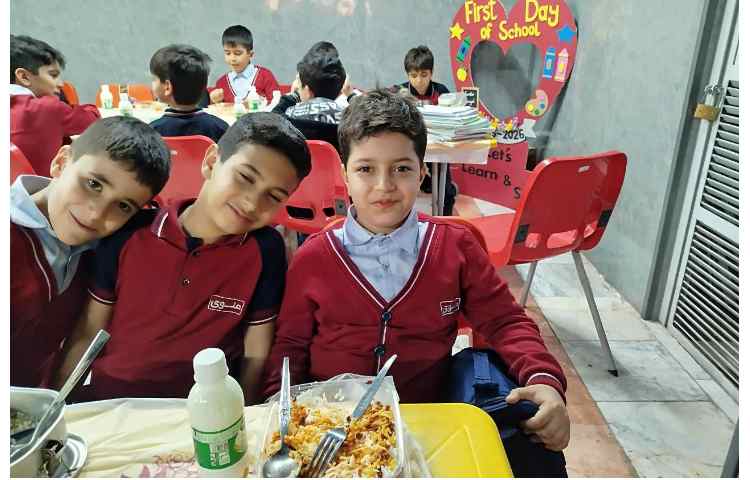 توزیع ناهار 12