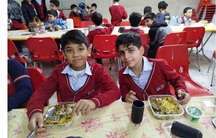 توزیع ناهار 12