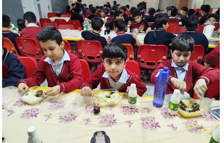 توزیع ناهار 13