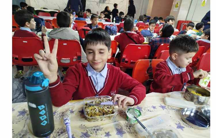 توزیع ناهار 13