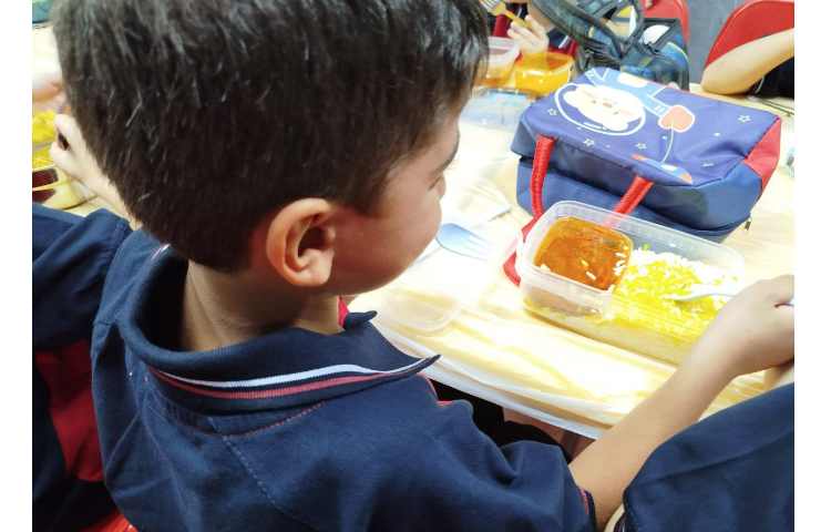 توزیع ناهار 18