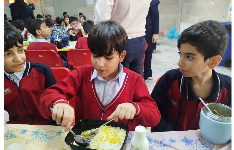 توزیع ناهار 18