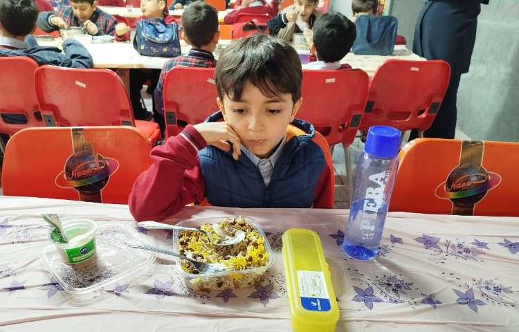 توزیع ناهار 18