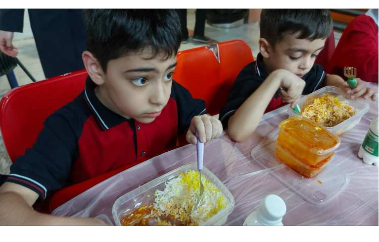 توزیع ناهار 3