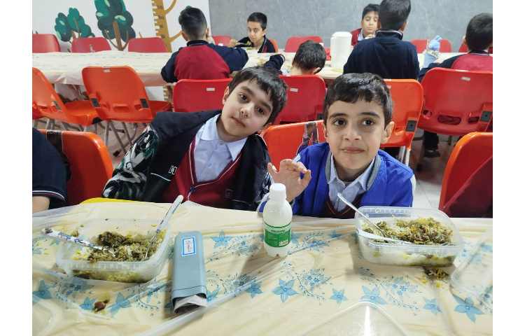 توزیع ناهار 3