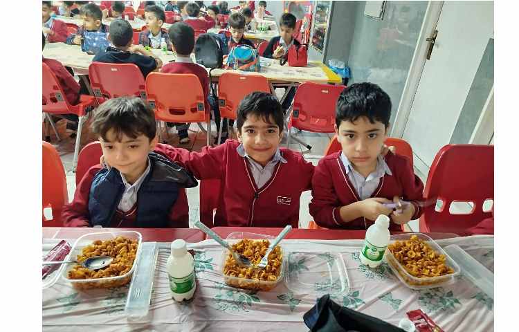 توزیع ناهار 3