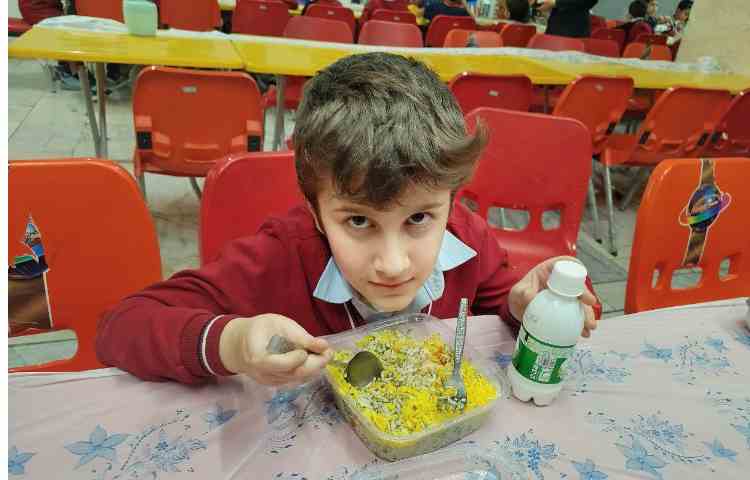 توزیع ناهار 3