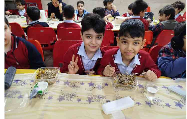 توزیع ناهار 3