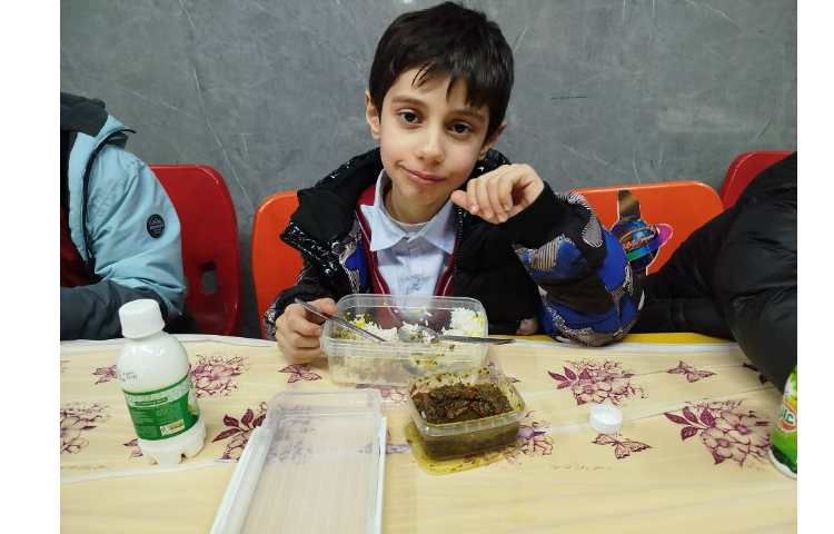 توزیع ناهار 3