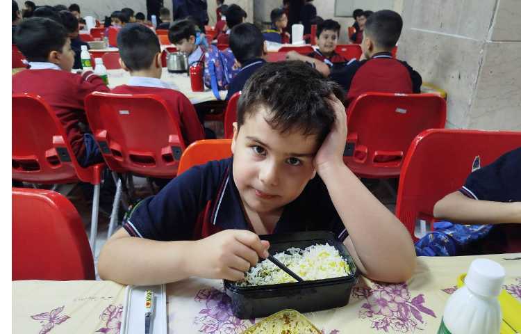 توزیع ناهار 4