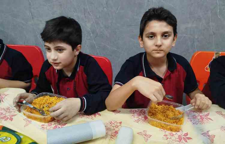 توزیع ناهار 4