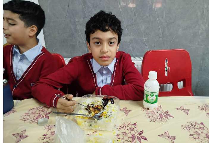 توزیع ناهار 4