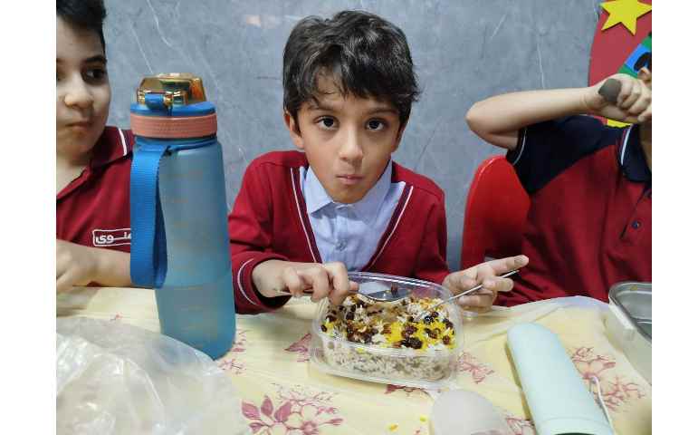 توزیع ناهار 4