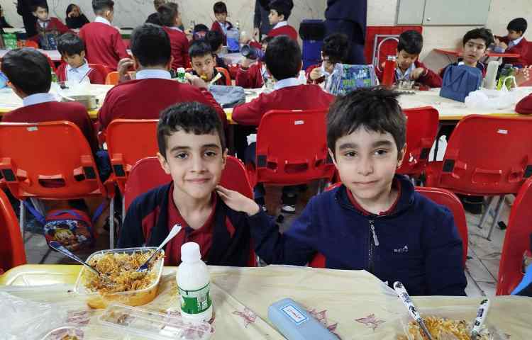 توزیع ناهار 4