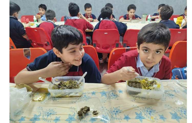 توزیع ناهار 4