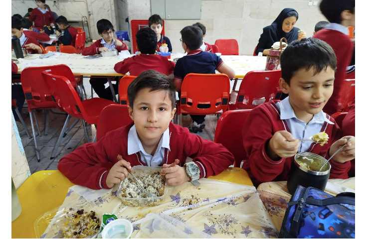 توزیع ناهار 4