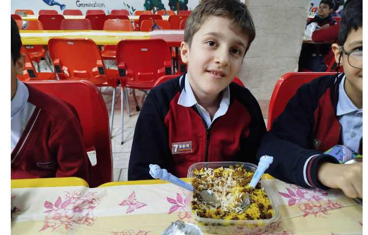 توزیع ناهار 4