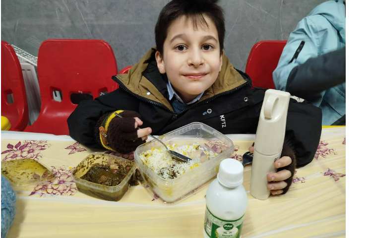 توزیع ناهار 4