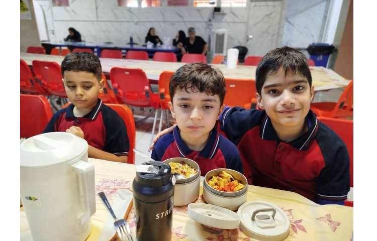 توزیع ناهار 4