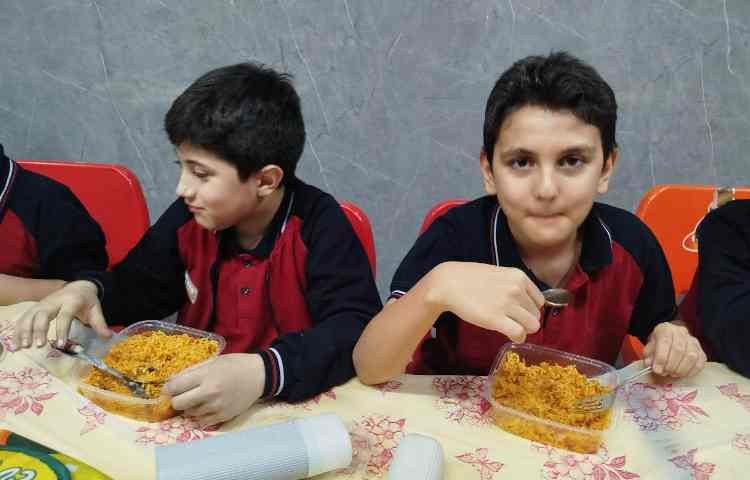 توزیع ناهار 5