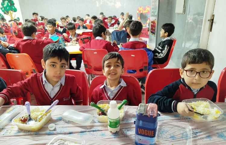 توزیع ناهار 5