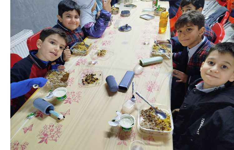 توزیع ناهار 5