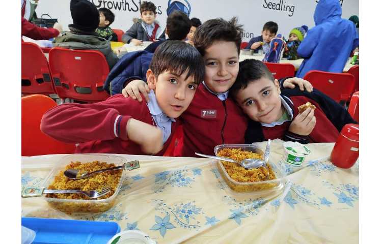 توزیع ناهار 5