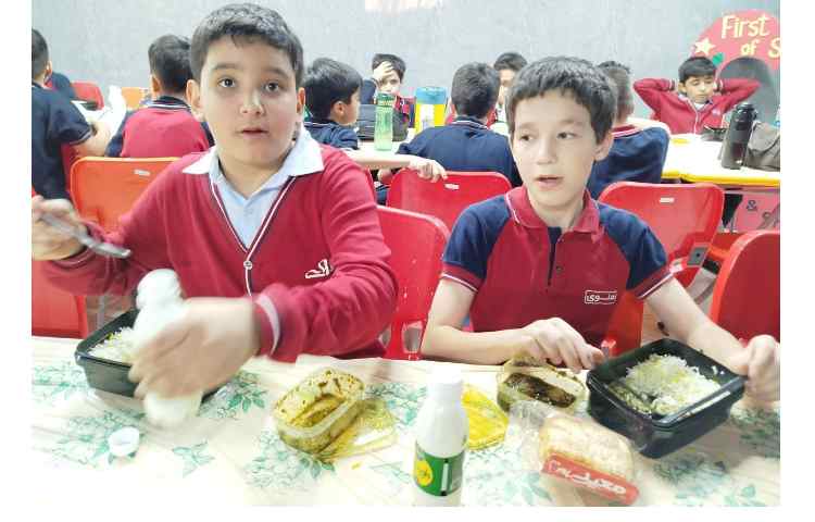 توزیع ناهار 6