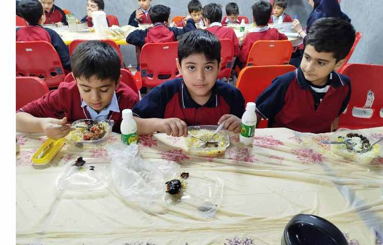 توزیع ناهار 6