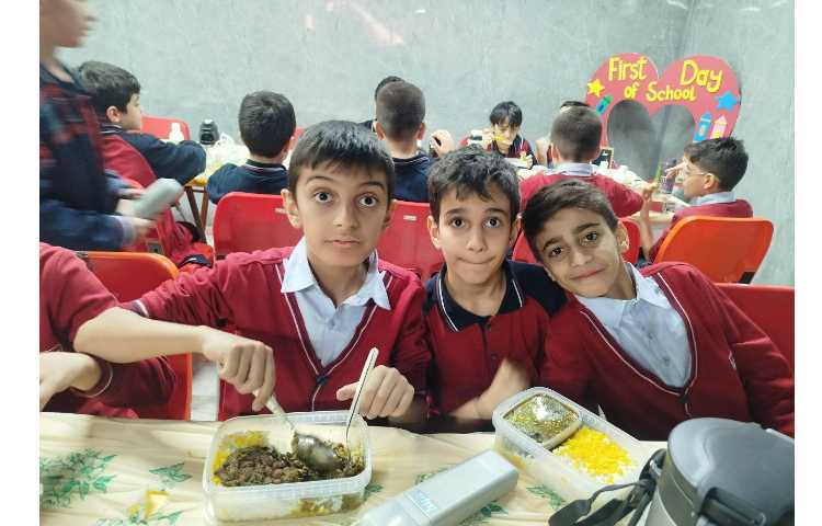 توزیع ناهار 6