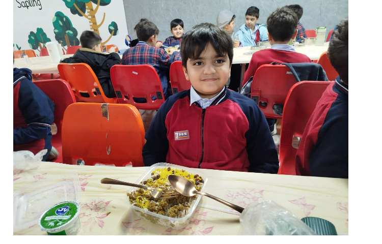 توزیع ناهار 6