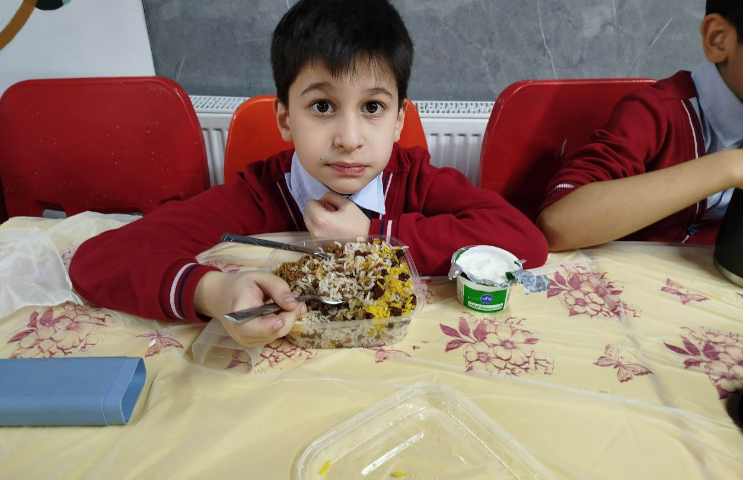 توزیع ناهار 7