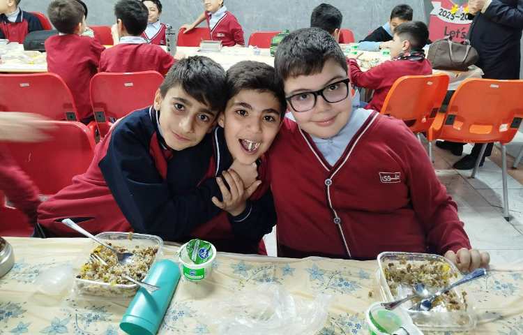 توزیع ناهار 7