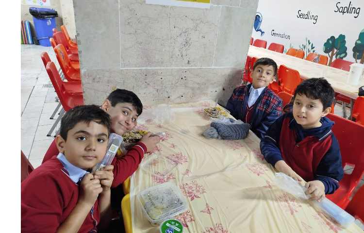 توزیع ناهار 7