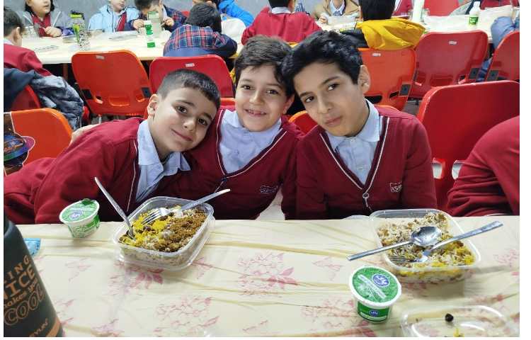 توزیع ناهار 8