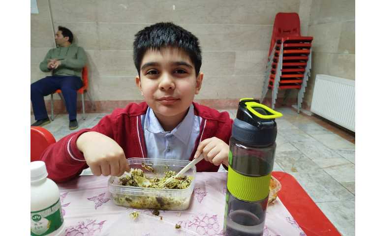 توزیع ناهار 8