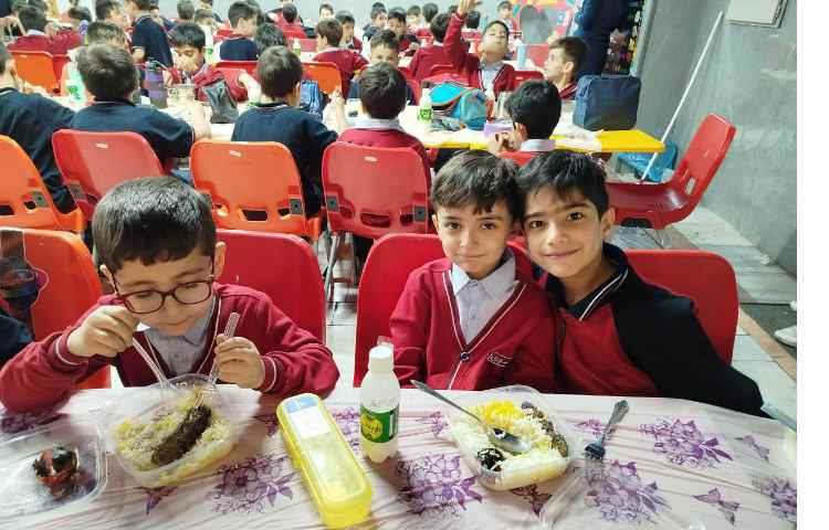 توزیع ناهار 9