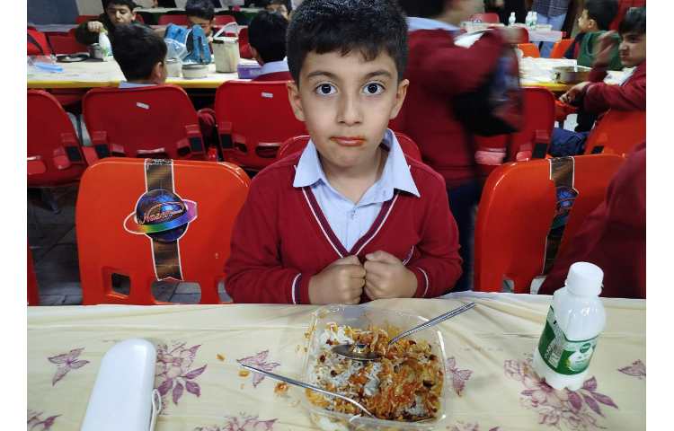 توزیع ناهار 9