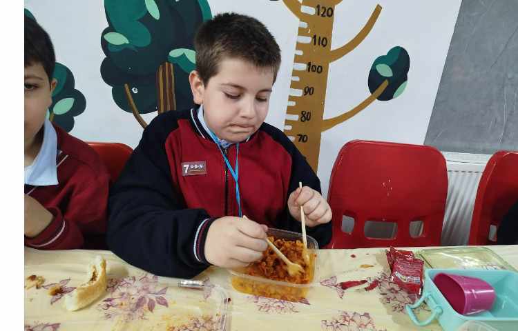 توزیع ناهار 9