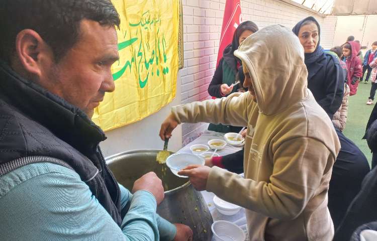 توزیع نذری 2