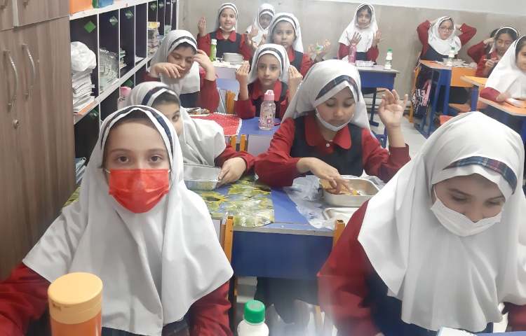 توزیع وعده غذایی ، ناهار 1