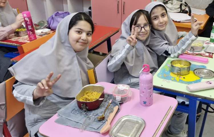 توزیع وعده غذایی ناهار 2