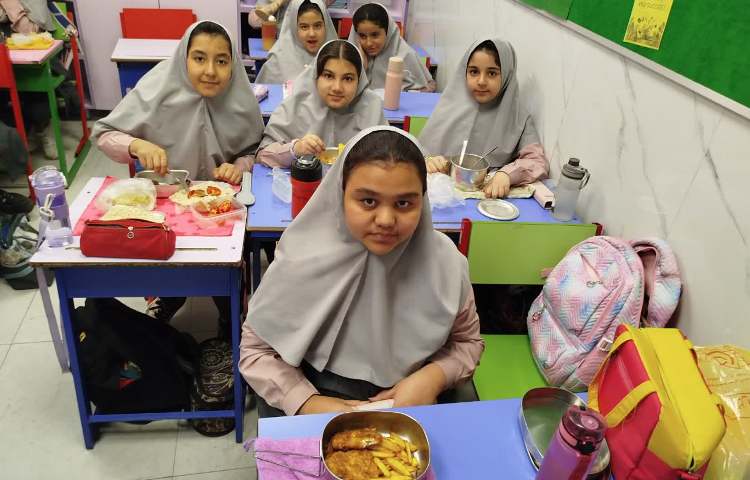 توزیع وعده غذایی ناهار 2