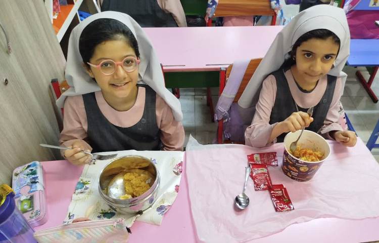 توزیع وعده غذایی ناهار 4