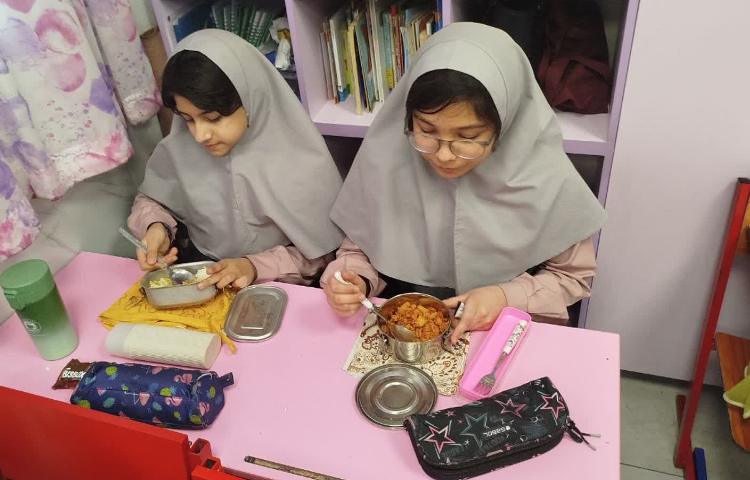 توزیع وعده غذایی ناهار 5