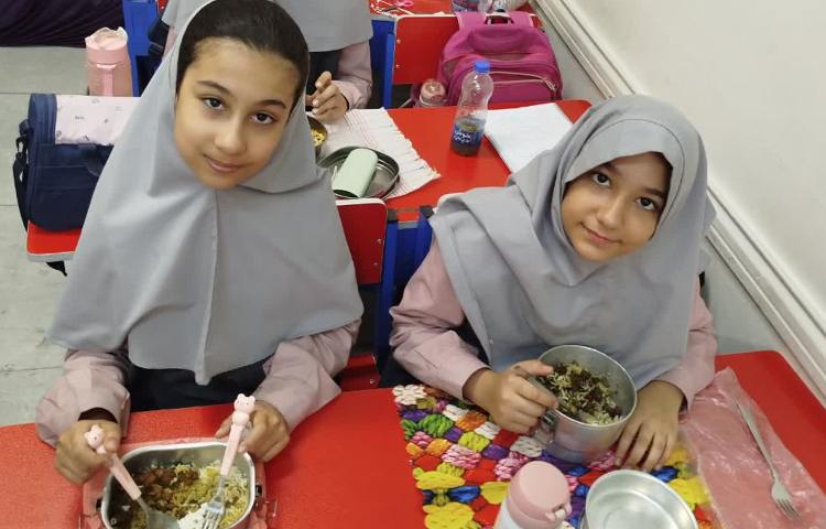 توزیع وعده غذایی ناهار 5